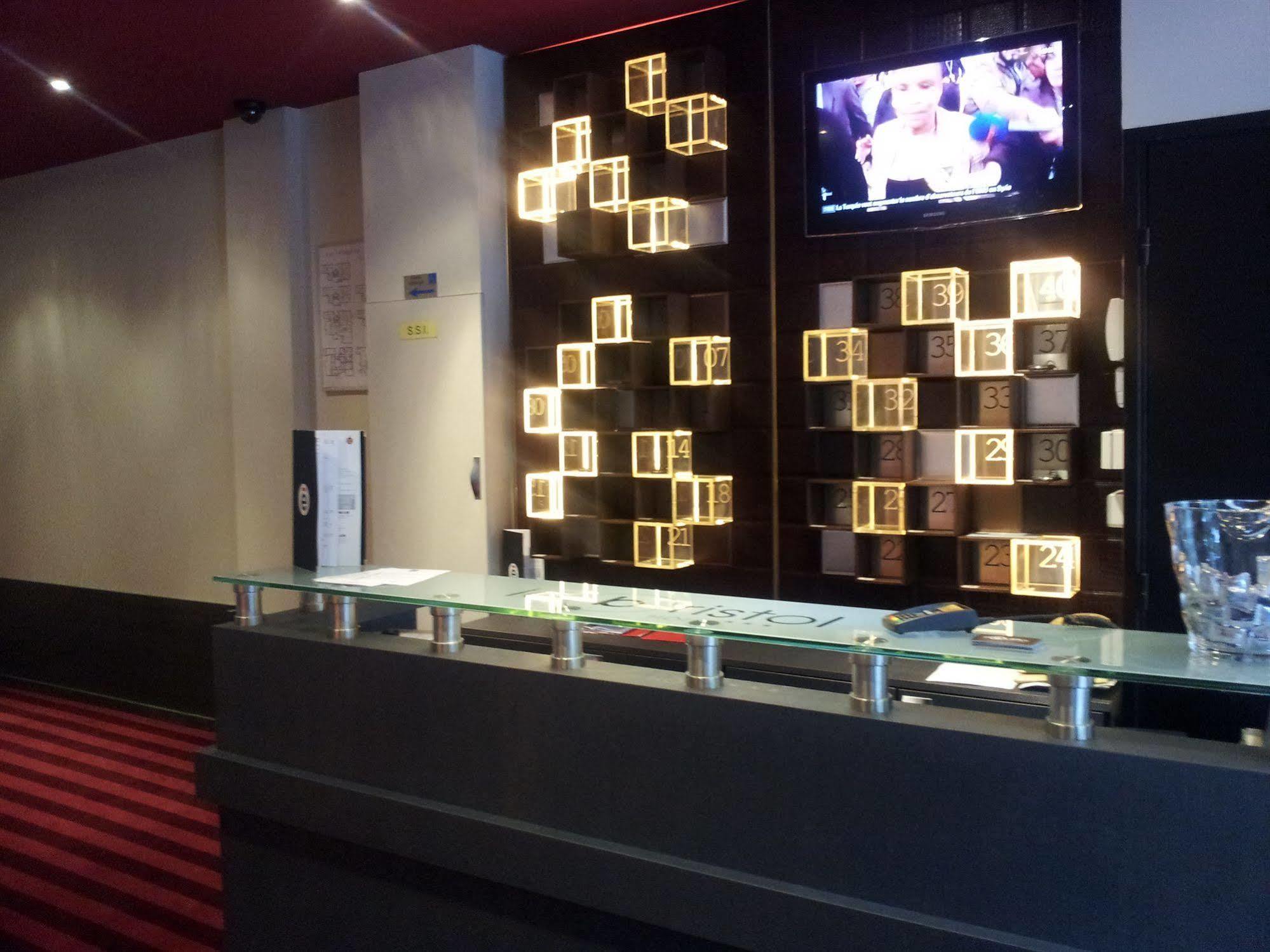Hotel Bristol Реймс Екстериор снимка