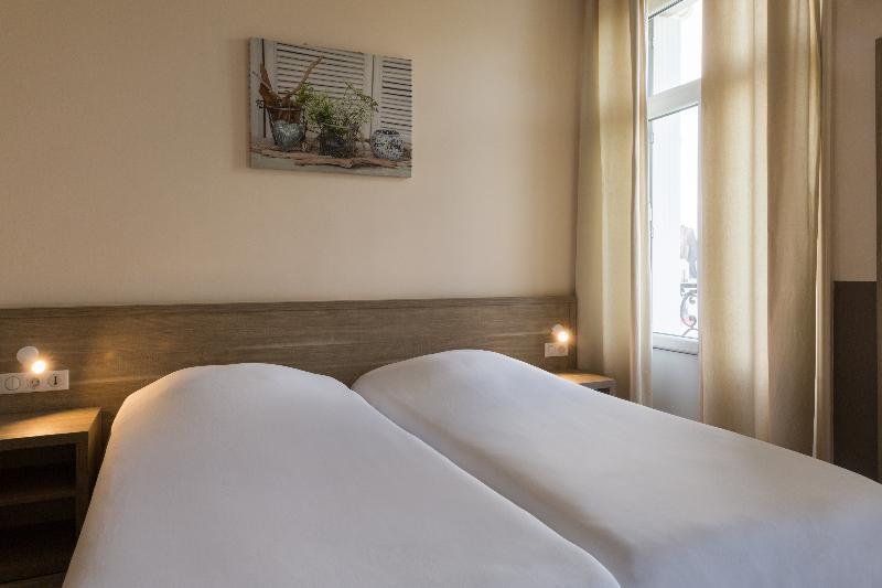 Hotel Bristol Реймс Екстериор снимка